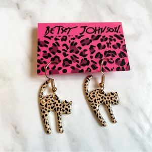 🎉 New Betsey Johnson Spotted Cat Earrings